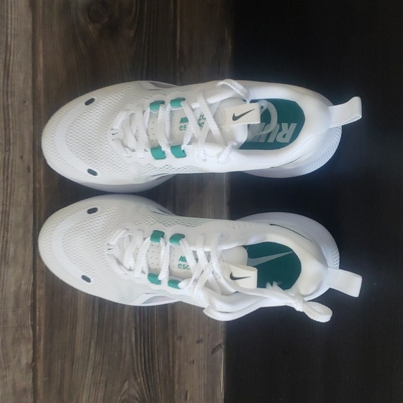 New Nike React Escape White Running Sneakers Womens 8 Athletic Gym Workout Shoes - Picture 7 of 9